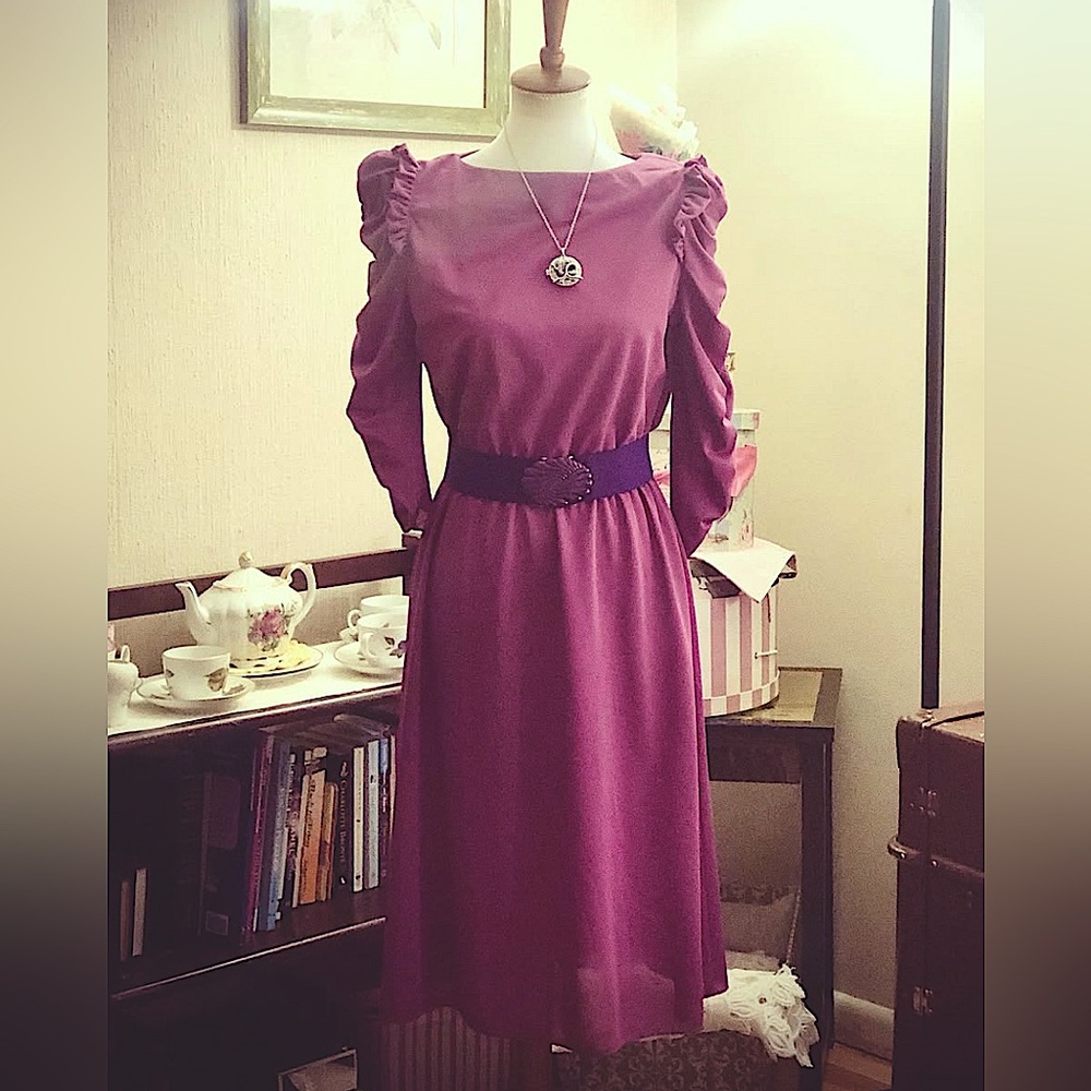 *Vintage 80’s- Purple midi dress- puffed  ruched sleeves, elastic waist